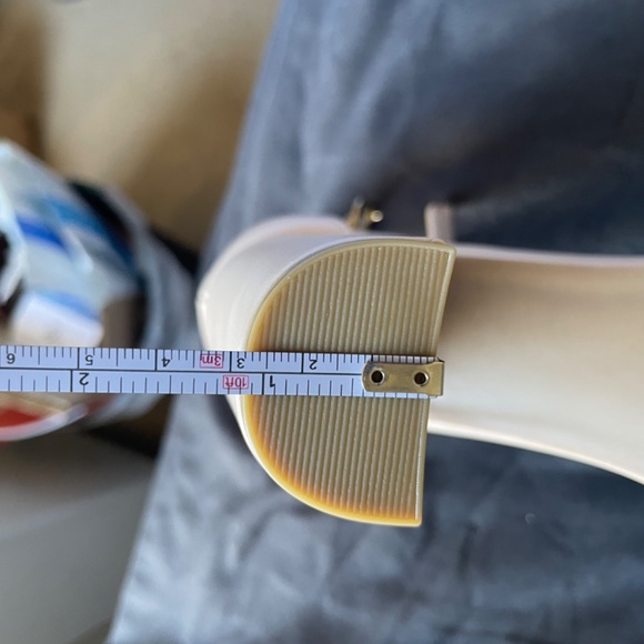 Lulus Two-Tone Taylor Heels (8) (BNWT / BNIB) - Picture 13 of 16